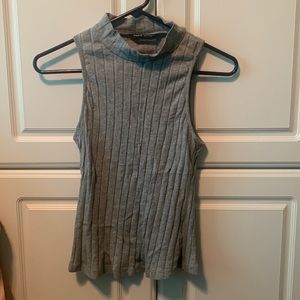 SHEIN- Gray top (NOT CROPPED)